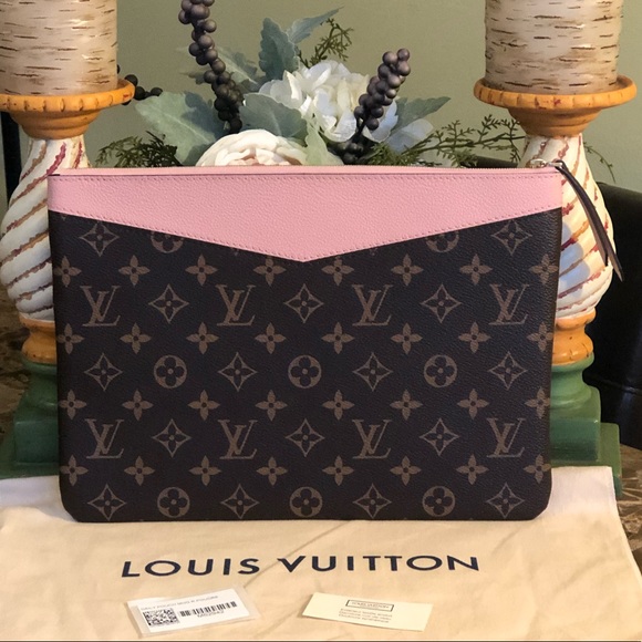 AUTH Louis Vuitton Daily Pouch In Rose Poudre NEW - Picture 2 of 8